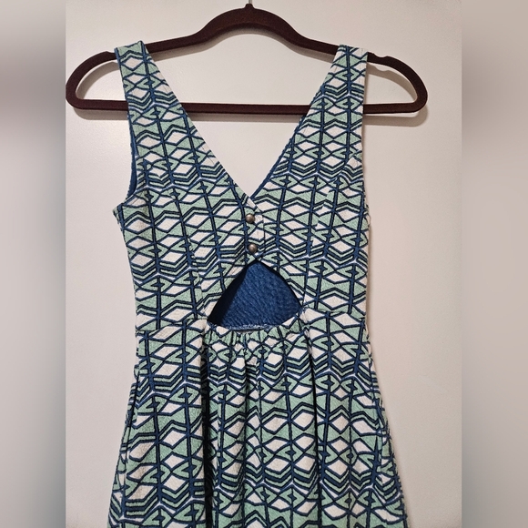 Maeve By Anthropologie V Neck Cut Out Back Dress Size 0 Stretchable - Picture 5 of 10
